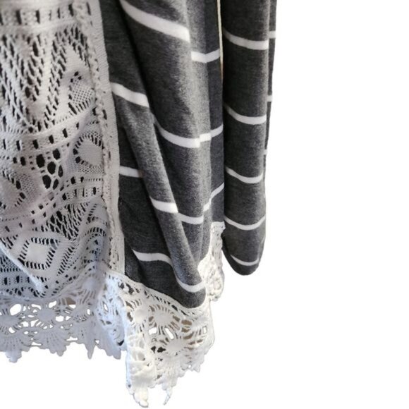 Vanity Large Striped Scowl Neck Lace Accent Sweater - Picture 4 of 6